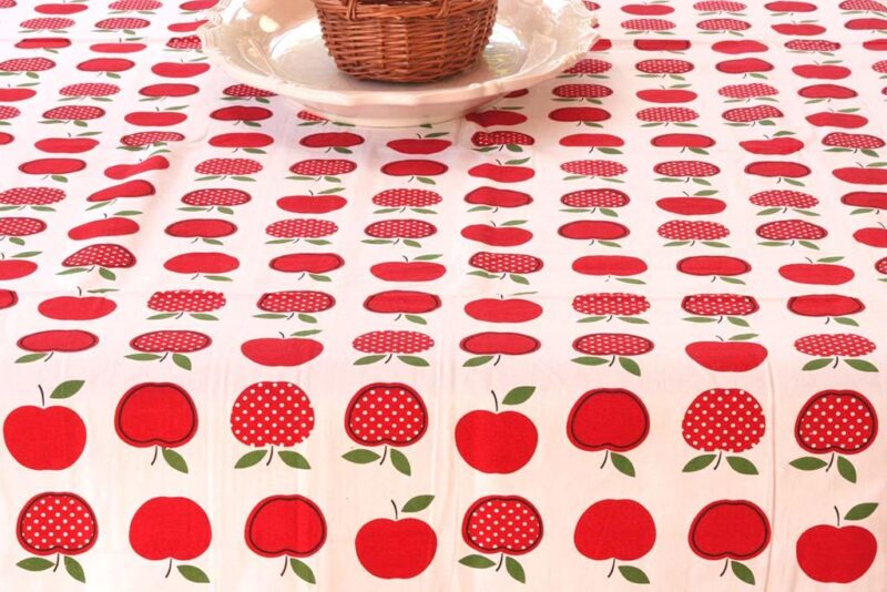 מפה תפוחים אדומים לשולחן