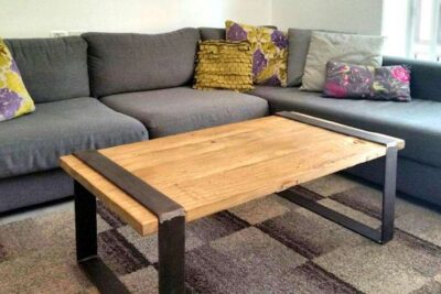 שולחן מעוצב מעץ וברזל לסלון