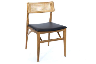 כסא מעוצב עם ריפוד