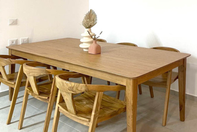 שולחן בעיצוב סקנדינבי